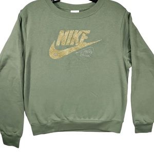 Nike | Tops | Nike Nsw Club Fleece Glitter Crewneck Sweatshirt Womens Green  Do623357 Sz2x | Poshmark